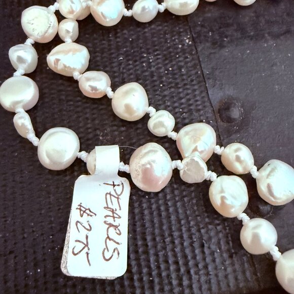 Vintage White Freshwater Pearl Necklace Classic Strand Jewelry - Picture 3 of 5